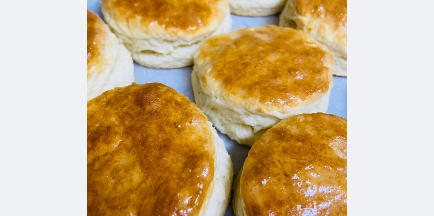 Easy 2-Ingredient Biscuits Recipe (Ready in 15 Minutes!)