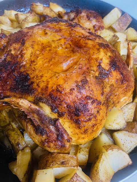 Easy Homemade Delicious Whole Chicken with Potatoes in the Oven